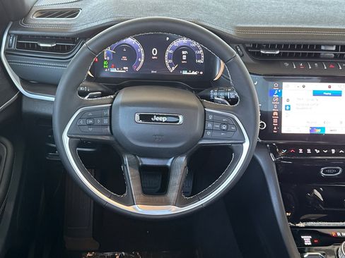 New 2026 Jeep Grand Cherokee Limited AWD/4WD image 13