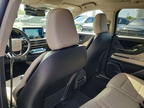 Used 2026 Lincoln Corsair Premiere image 10