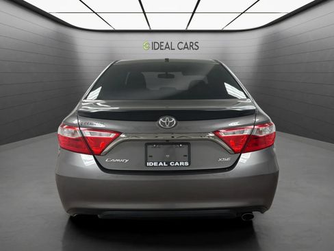 Used 2017 Toyota Camry XSE w/ Moonroof Package FWD image 6