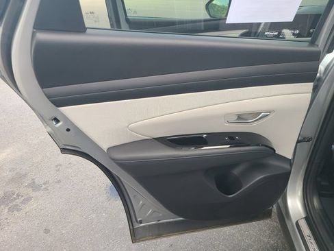 Used 2025 Hyundai Tucson Limited FWD image 17