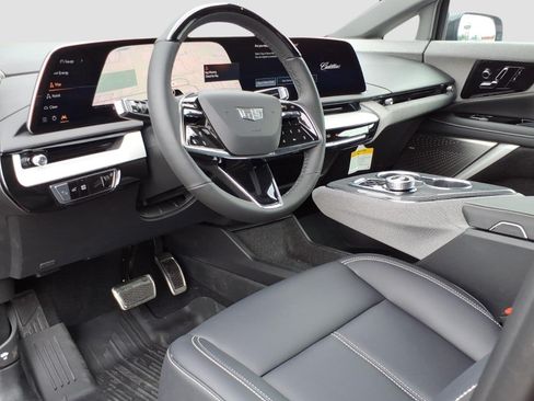 New 2027 Cadillac Optiq Sport w/ LPO, Floor Liner Package AWD/4WD image 12