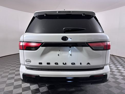 Used 2024 Toyota Sequoia Platinum image 9