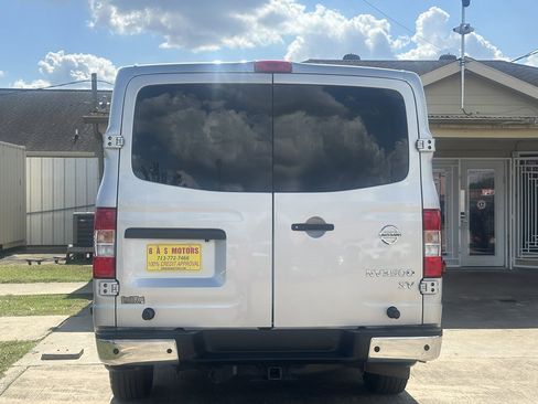Used 2019 Nissan NV 3500 SV w/ Navigation Package image 2