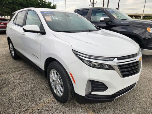 Used 2024 Chevrolet Equinox LT w/ LPO, Floor Liner Package image 1