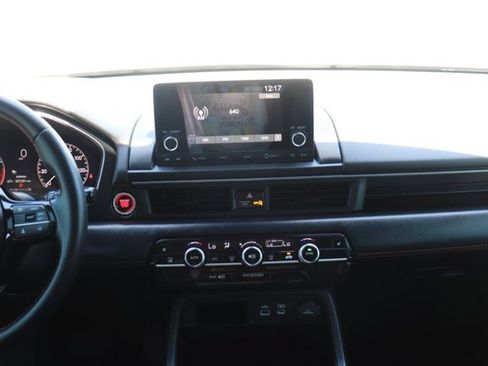 Certified 2025 Honda Pilot Sport image 19