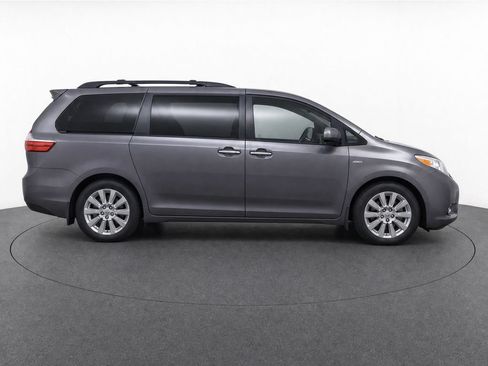 Used 2016 Toyota Sienna XLE Premium w/ Outdoor Package AWD/4WD image 6