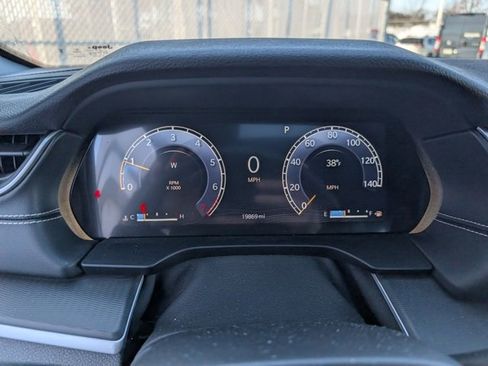 Used 2023 Jeep Grand Cherokee Altitude image 10