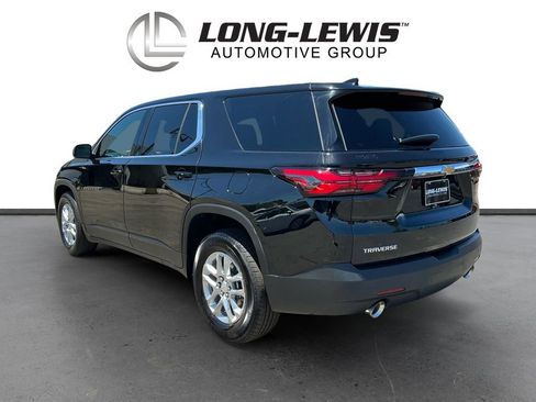 Used 2023 Chevrolet Traverse LS FWD image 4