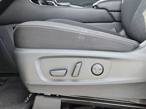 Used 2025 Nissan Pathfinder SV image 23