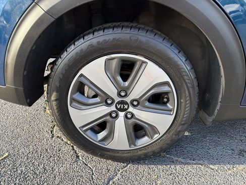 Used 2018 Kia Niro LX image 20