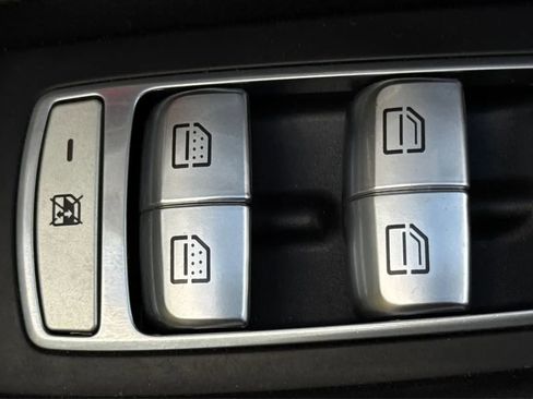 Used 2014 Mercedes-Benz S 63 AMG 4MATIC Sedan image 45