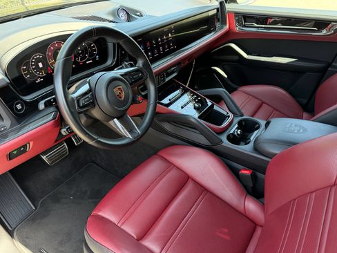 Certified 2024 Porsche Cayenne Turbo GT AWD/4WD image 4