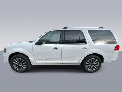 Used 2015 Lincoln Navigator 4WD image 6