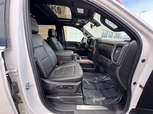 Used 2020 Chevrolet Silverado 1500 High Country w/ Technology Package AWD/4WD image 43
