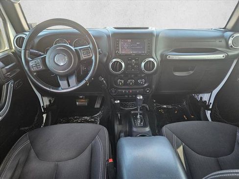 Used 2015 Jeep Wrangler Unlimited Rubicon w/ Connectivity Group AWD/4WD image 16