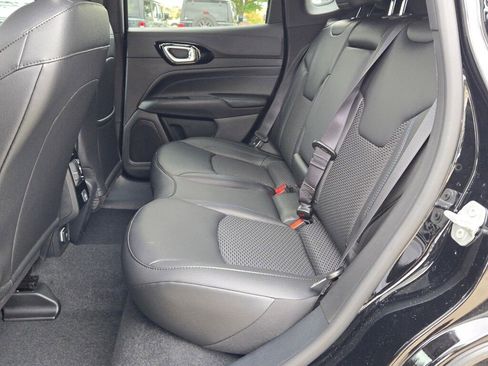 New 2026 Jeep Compass Latitude image 17