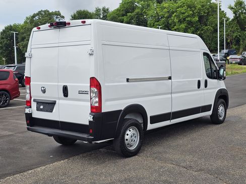 Used 2025 RAM ProMaster 2500 w/ Convenience Group FWD image 10