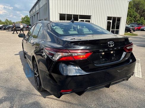 Used 2021 Toyota Camry SE image 7