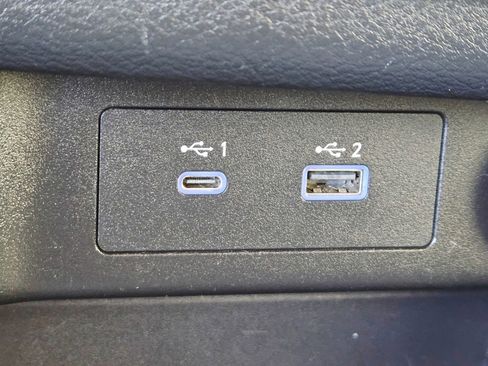 Used 2023 Nissan Rogue SV image 17