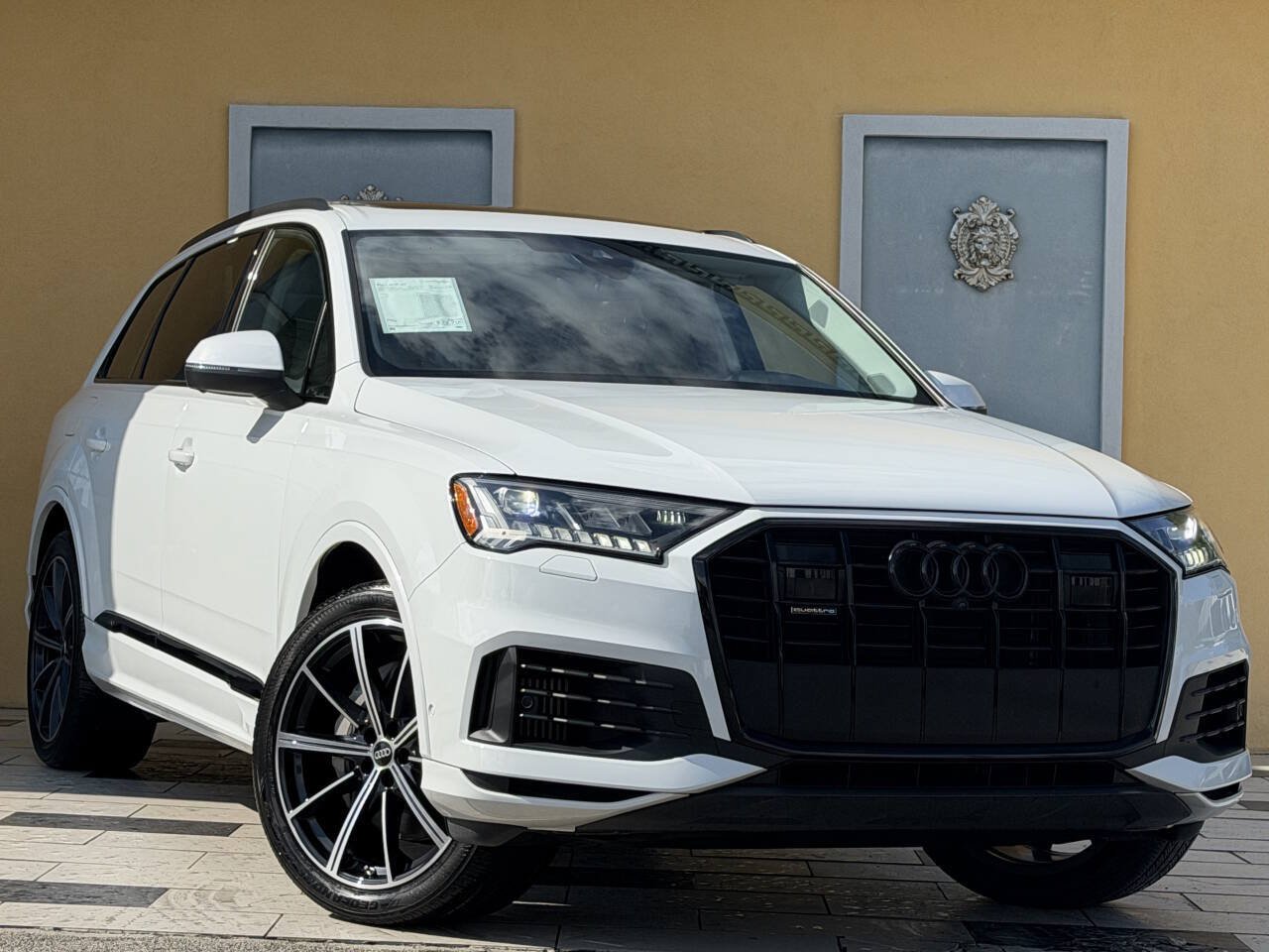 Used 2023 Audi Q7 3.0T Premium Plus w/ Premium Plus Package AWD/4WD image 1