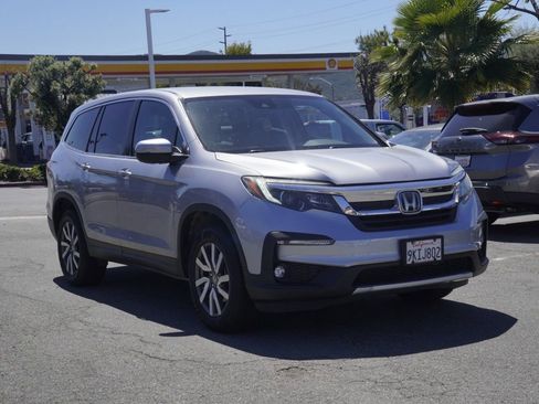 Used 2021 Honda Pilot EX image 2