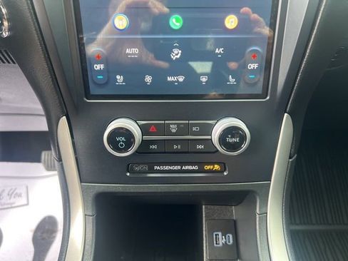 Used 2023 Ford Edge SEL w/ Sport Appearance Package image 31