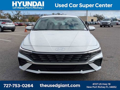 Used 2024 Hyundai Elantra SEL image 8
