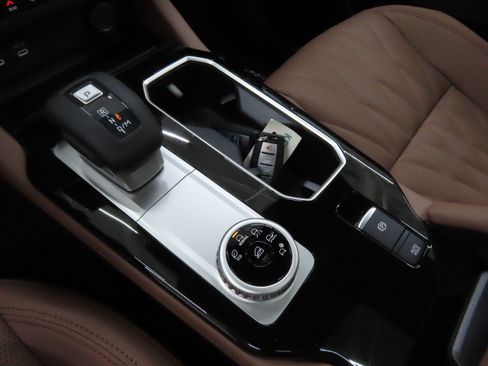 New 2025 Mitsubishi Outlander SEL image 15