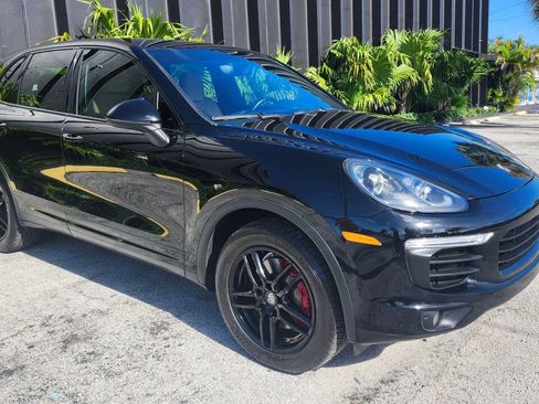 Used 2017 Porsche Cayenne AWD/4WD image 3