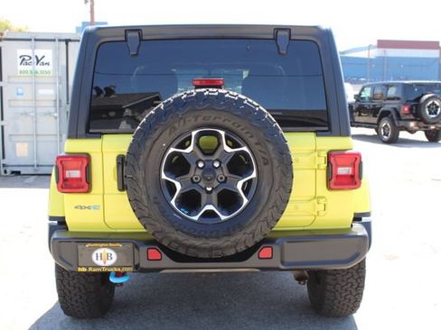 Used 2022 Jeep Wrangler Unlimited Rubicon 4xe w/ Cold Weather Group AWD/4WD image 5