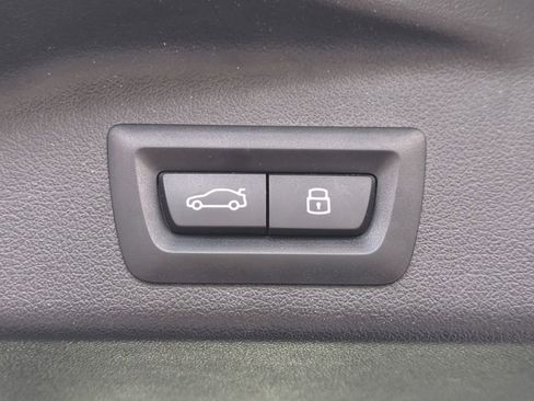 Used 2025 BMW X5 xDrive50e image 15