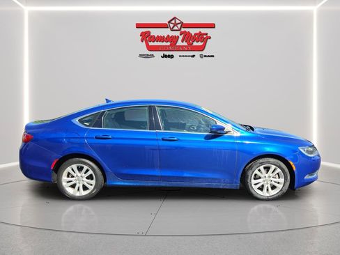 Used 2017 Chrysler 200 Limited Platinum FWD image 6