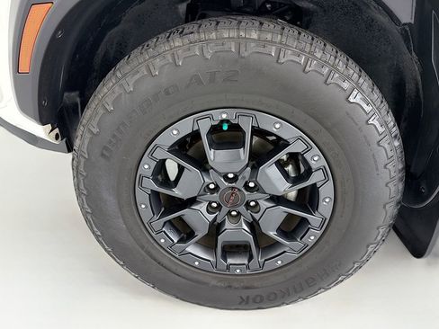 Used 2023 Nissan Frontier PRO-4X w/ Pro-4X Premium Package AWD/4WD image 29