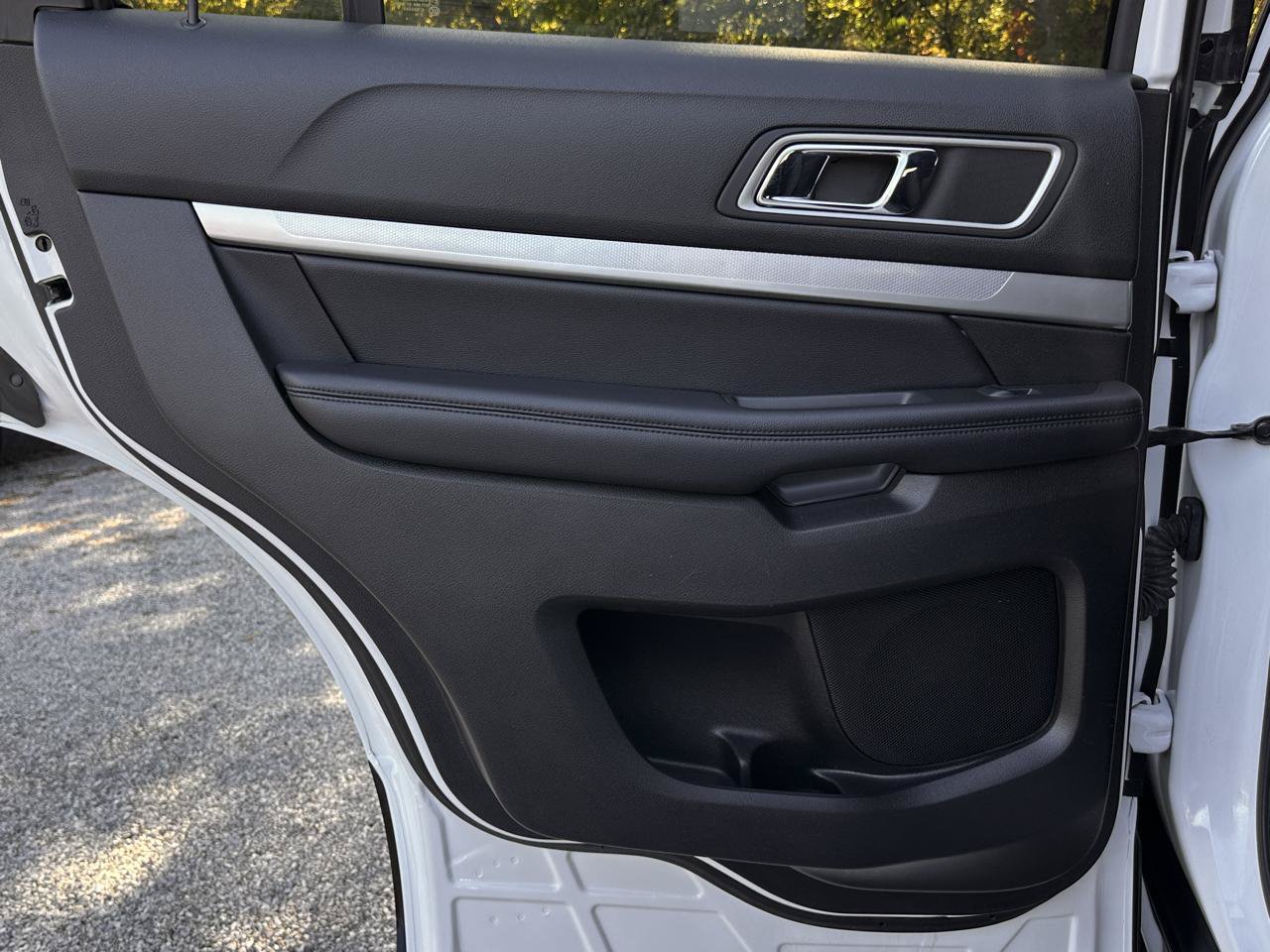 Used 2017 Ford Explorer XLT AWD/4WD image 28