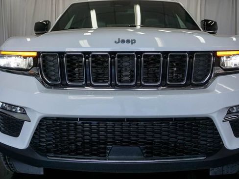 Used 2024 Jeep Grand Cherokee Limited 4xe AWD/4WD image 3