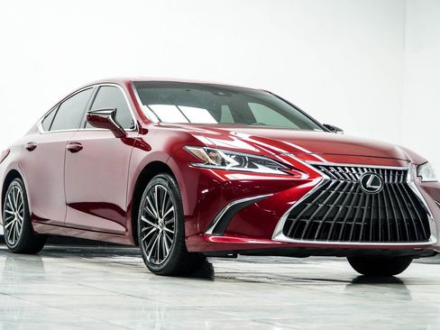 Used 2025 Lexus ES 350 w/ Premium Package FWD image 4