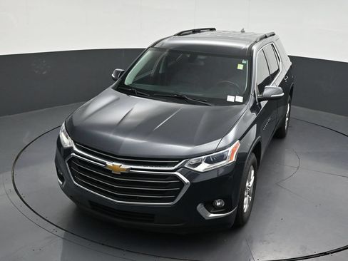 Used 2021 Chevrolet Traverse LT FWD image 24