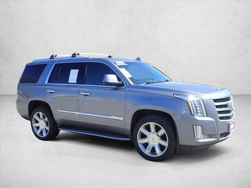 Used 2020 Cadillac Escalade Luxury AWD/4WD image 6