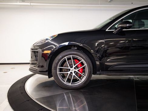 Certified 2023 Porsche Macan S AWD/4WD image 11