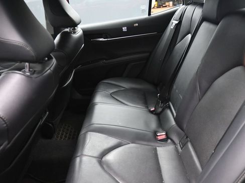 Used 2020 Toyota Camry XLE FWD image 22