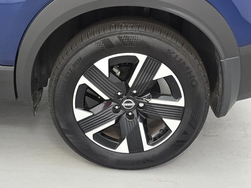 Certified 2025 Nissan Kicks SV AWD/4WD image 31