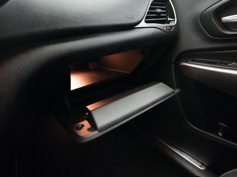 Used 2020 Jeep Cherokee Limited image 30