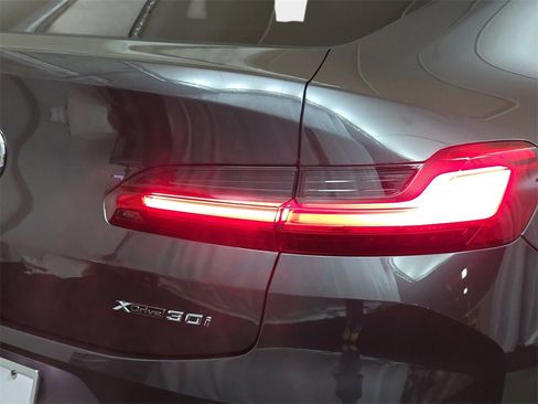 Used 2025 BMW X4 xDrive30i image 36