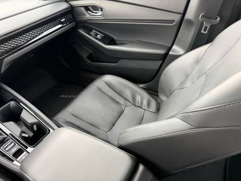 Used 2023 Honda Accord Touring image 18