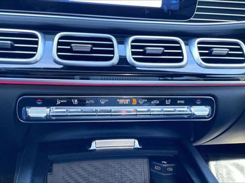 Used 2024 Mercedes-Benz GLS 450 4MATIC image 30