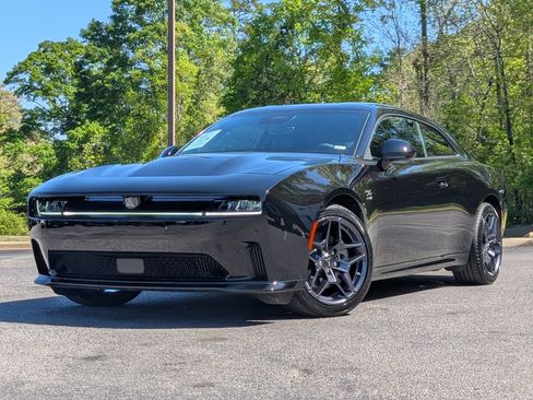 Used 2024 Dodge Charger Daytona R/T w/ Plus Group AWD/4WD image 4
