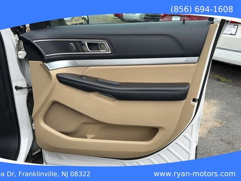 Used 2016 Ford Explorer XLT w/ Equipment Group 202A AWD/4WD image 21
