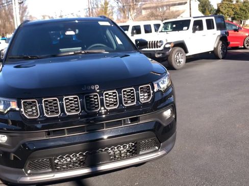 New 2026 Jeep Compass Latitude image 3