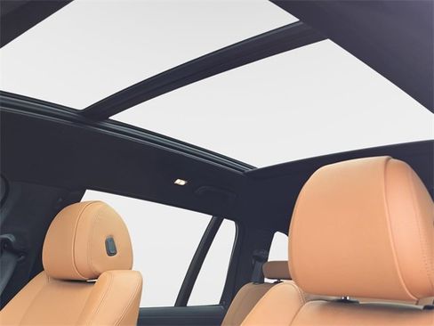 Used 2022 BMW X7 xDrive40i w/ M Sport Package image 33