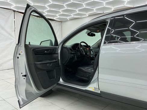 Used 2015 Chevrolet Traverse LT FWD image 16